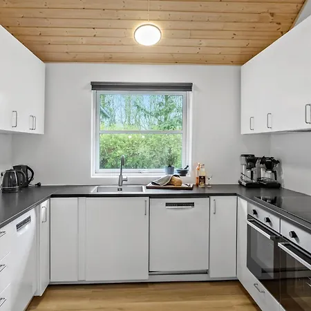 Stunning In Idestrup With Sauna بيت للعطل